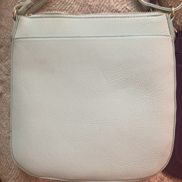 2 purses for the price of 1!!! - Picture 2 of 8